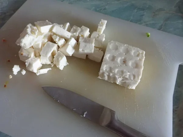 Cutting White Salad Feta Cheese Kitchen — Stock Photo, Image