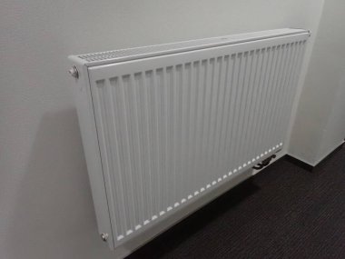 Basit beyaz iç ısıtma panelinin ayrıntıları