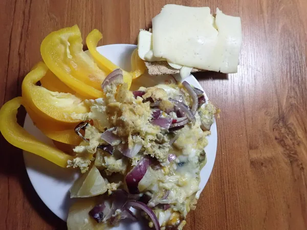 Porção Salada Legumes Quente Com Ovos Queijo — Fotografia de Stock