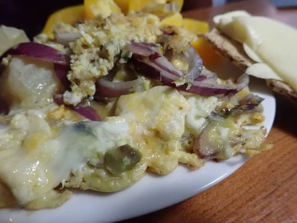 Porción Ensalada Verduras Tibias Con Huevos Queso — Foto de Stock