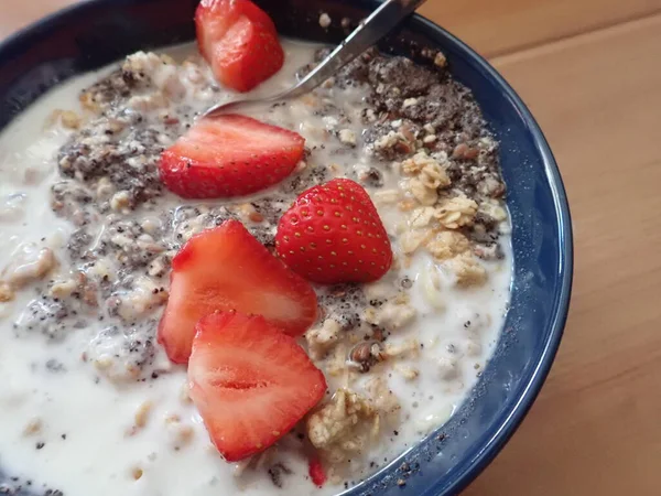 Portion Porridge Seeds Strawberries Breakfast — Stock Photo, Image