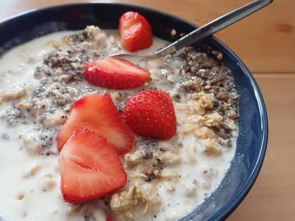 Portion Porridge Seeds Strawberries Breakfast — Stock Photo, Image