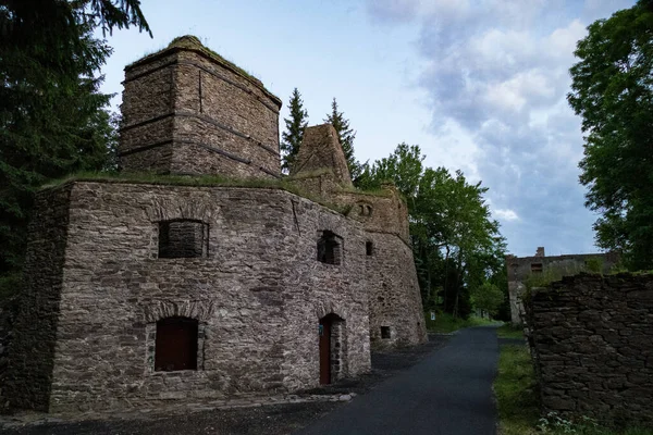 Opuštěná Stará Historická Cihlová Továrna — Stock fotografie