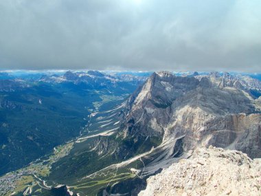 İtalyan dolomitleri güney tirol monte antelao 'da inanılmaz kaya manzarası