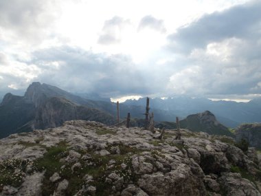Dünya Savaşı 'nın hatıralarını güçlendiriyor. Dolomitlerde küstahlık.