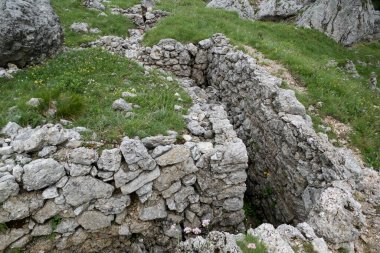Dünya Savaşı 'nın hatıralarını güçlendiriyor. Dolomitlerde küstahlık.