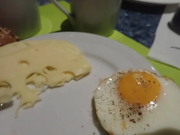 Типовий Континентальний Сніданок Хлібом Яйцями — стокове фото