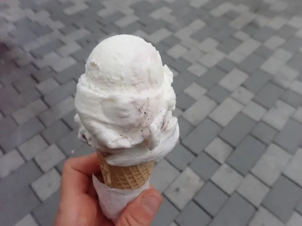 Detail Sweet Tasty Icecream Cone Hand — Stock Photo, Image