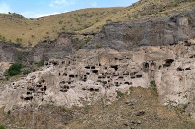Gürcistan 'ın Vardzia kentindeki tarihi rock yerleşim yeri