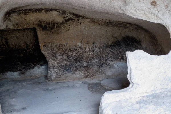 Gürcistan 'ın Vardzia kentindeki tarihi rock yerleşim yeri