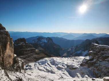 Dolomiti di brenta İtalya 'da kış yürüyüşü