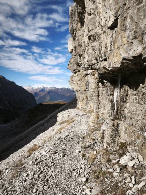 Dolomiti di brenta İtalya 'da kış yürüyüşü