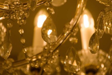 Değerli tarihi kristal tavan ışığı sarayda