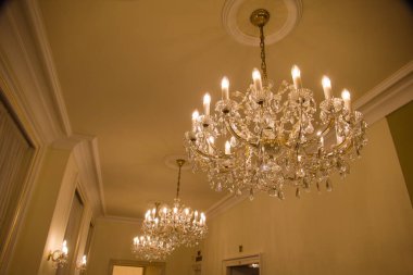 Değerli tarihi kristal tavan ışığı sarayda