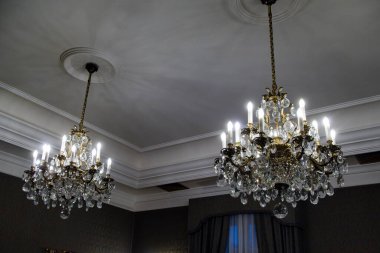 Değerli tarihi kristal tavan ışığı sarayda