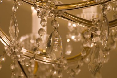 Değerli tarihi kristal tavan ışığı sarayda