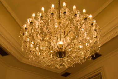 Değerli tarihi kristal tavan ışığı sarayda