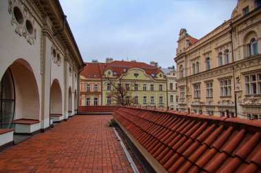 Prag 'daki Anezsky Klaus Manastırı' nın mimarisi.