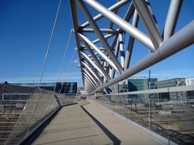Oslo modern yaya köprüsü