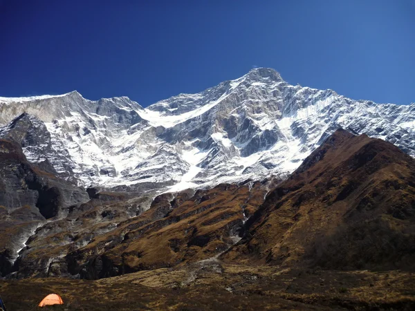 Ośnieżone góry w krajobraz himalaya — Zdjęcie stockowe