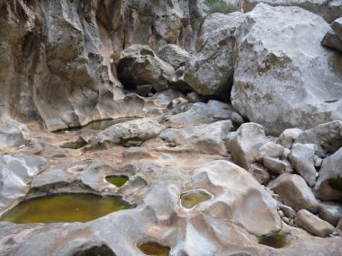 aşınmış kaya oluşumu Sa calobra Kanyon 
