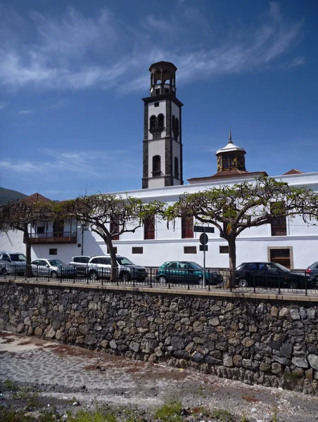 Torre da igreja em santa cruz de tenerife — Fotografia de Stock