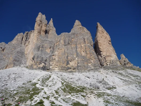Ruige rotsen in Dolomiti bergen — Stockfoto