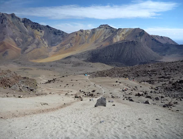 Vulkaan nevado chachani boven arequipa — Stockfoto