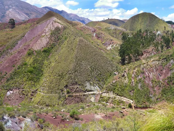 Hermosas montañas coloridas cordillera de los frailes en Bolivia —  Fotos de Stock