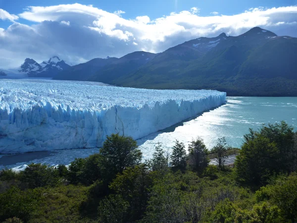 Удивительный ледник Перито Морено в аргентинской патагонии — стоковое фото