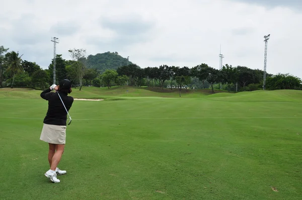 La golfista donna — Foto Stock