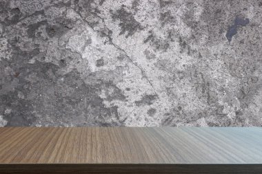 Eski beton duvar arka plan üzerinde ahşap tablosunun üst kısmındaki