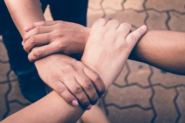 Üç el ekip çalışması işbirliği kavramı vardı