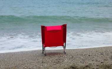 denize bakan şezlong