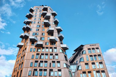 Oslo, Norveç - 10 Eylül 2025: Vertikal Nydalen ofisi ve Snhetta 'nın apartman kulesi