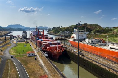 Panama Panama Kanalı Miraflores gates girme gemiler.