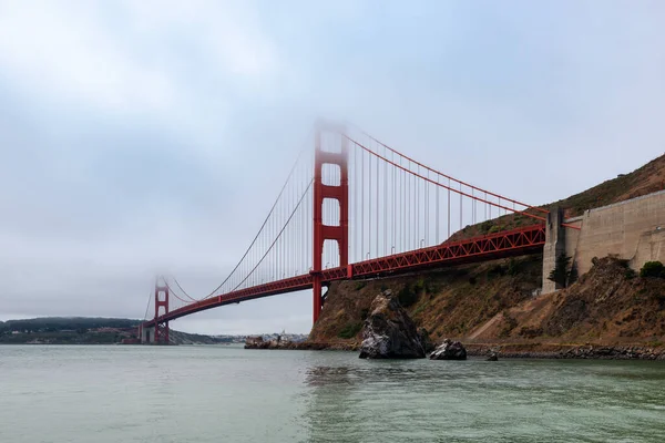 Blick Auf Die Golden Gate Bridge Einem Nebligen Tag San — Stockfoto