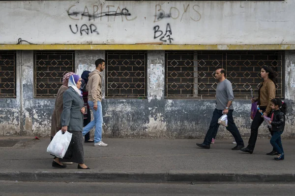 Casablanca Marokko April 2016 Straatscene Stad Casablanca Met Mensen Die — Stockfoto