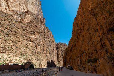 Todgha Gorge, Fas - 13 Nisan 2016: Fas 'ın Yüksek Atlas Dağları Bölgesindeki Todgha Gorge manzarası.