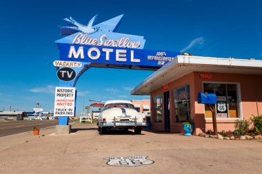 Tucumcari, New Mexico - 9 Temmuz 2014: Tarihi Blue Swallow Motel, ABD Route 66 boyunca, Tucumcari, New Mexico.