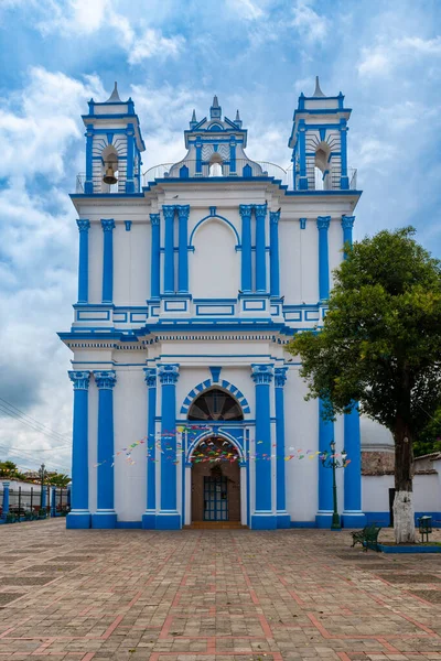 Vista Fachada Igreja Santa Lúcia Pintada Branco Azul Cidade San — Fotografia de Stock