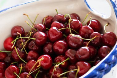 Taze meyvelerin vişne arkaplanı sağlıklı yaşam tarzını yemeye hazır.