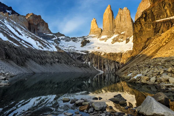 Torres del paine i soluppgången — Stockfoto