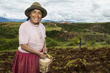 Perulu kadın Maraş, Peru yakınlarında Ekim