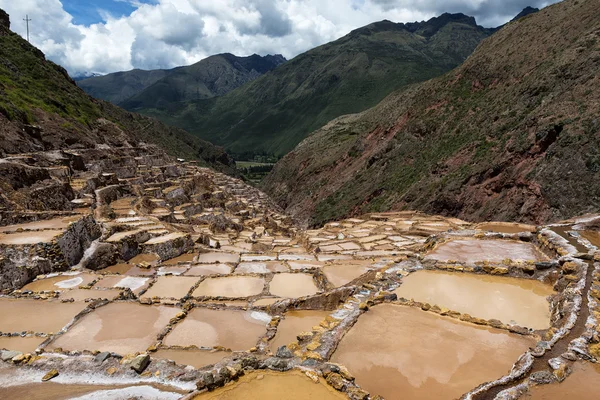 Minas de Sal de Maras cerca del pueblo de Maras, Valle Sagrado, Perú —  Fotos de Stock