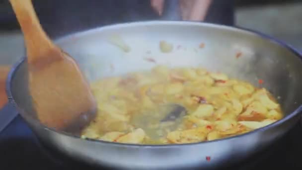 Porcini grzyby pieczone na patelni — Wideo stockowe
