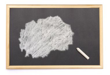 Bir tebeşir ve Makedonya şekli üzerine çizilmiş ile Kara Tahta. (