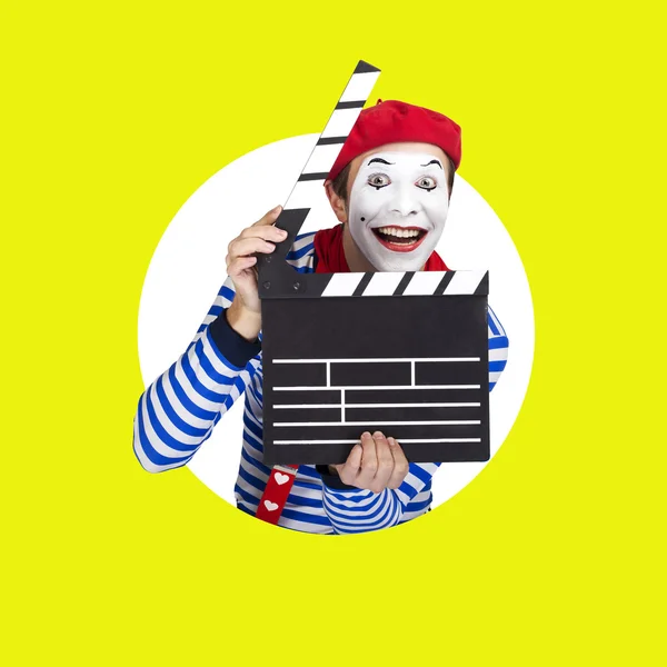 Emotional funny mime actor wearing sailor suit, red beret posing on color white green background. — Stock Photo, Image