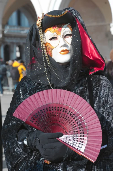 Karnevalsmaske in Venedig — Stockfoto