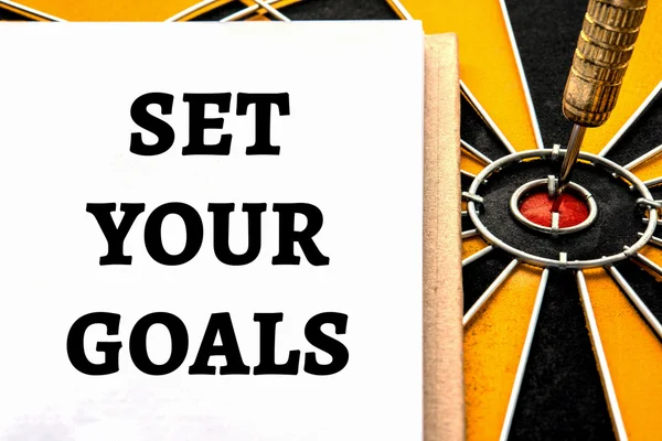 Words set your goals with dart target — Stock Photo, Image